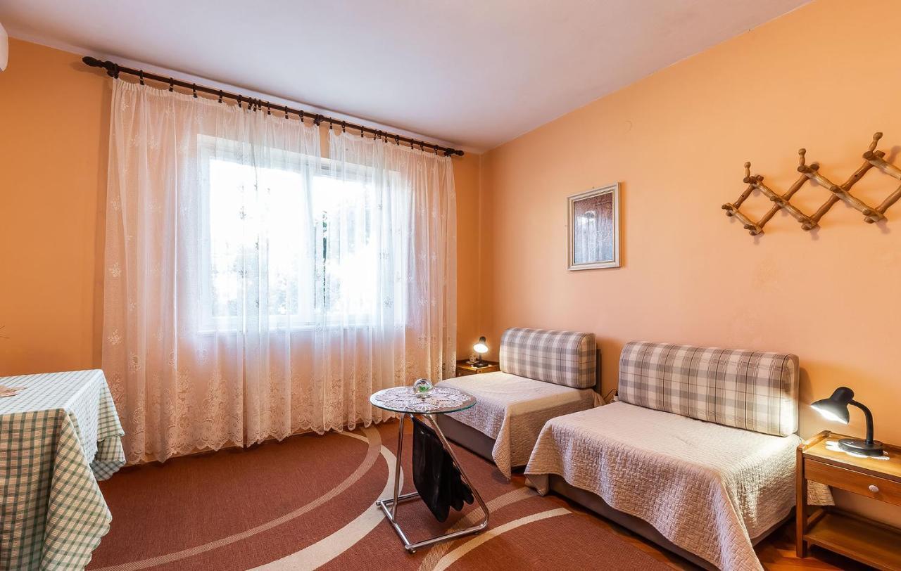 Irena Apartment Porec Exterior photo