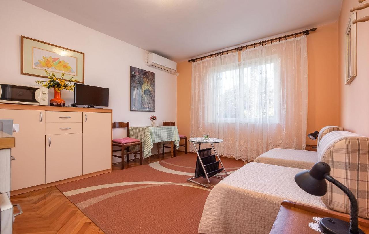 Irena Apartment Porec Exterior photo